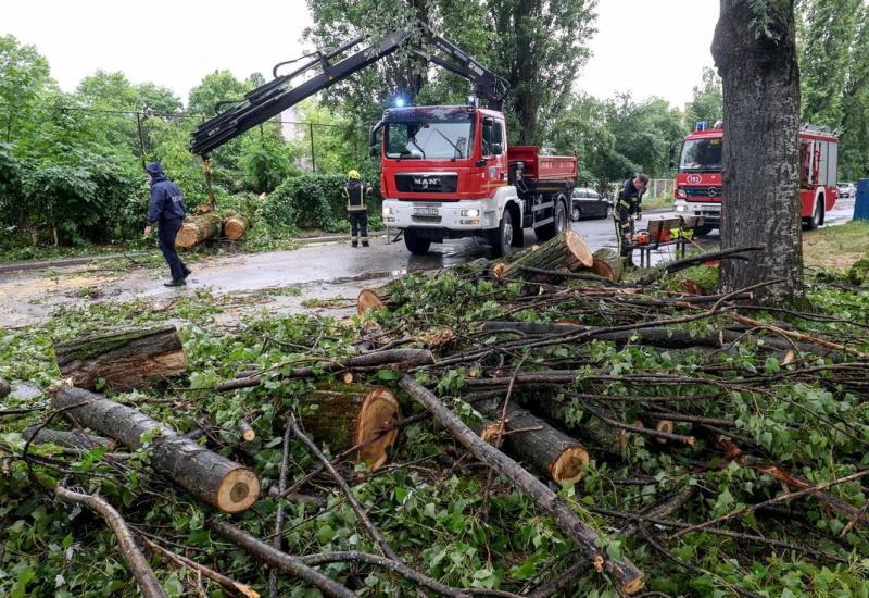 Nevrijeme u Zagrebu izbijalo šahtove, poplava u dijelu grada